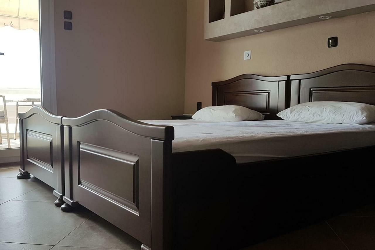 Luxury Apartment On The First Line ! Nea Kallikrateia Екстер'єр фото