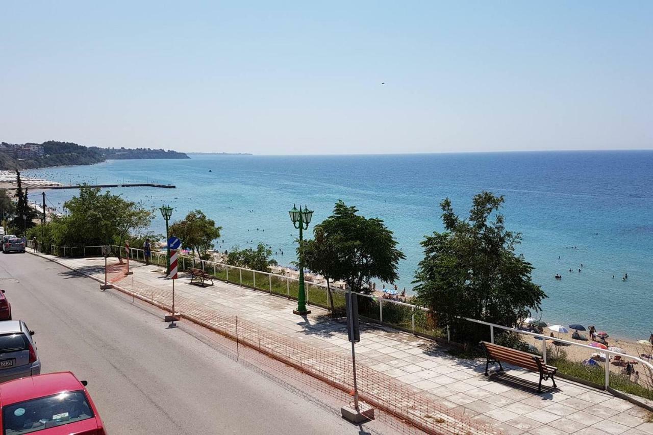 Luxury Apartment On The First Line ! Nea Kallikrateia Екстер'єр фото